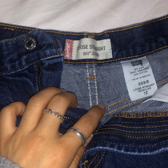 Levi’s Jean Shorts - Picture 4 of 4